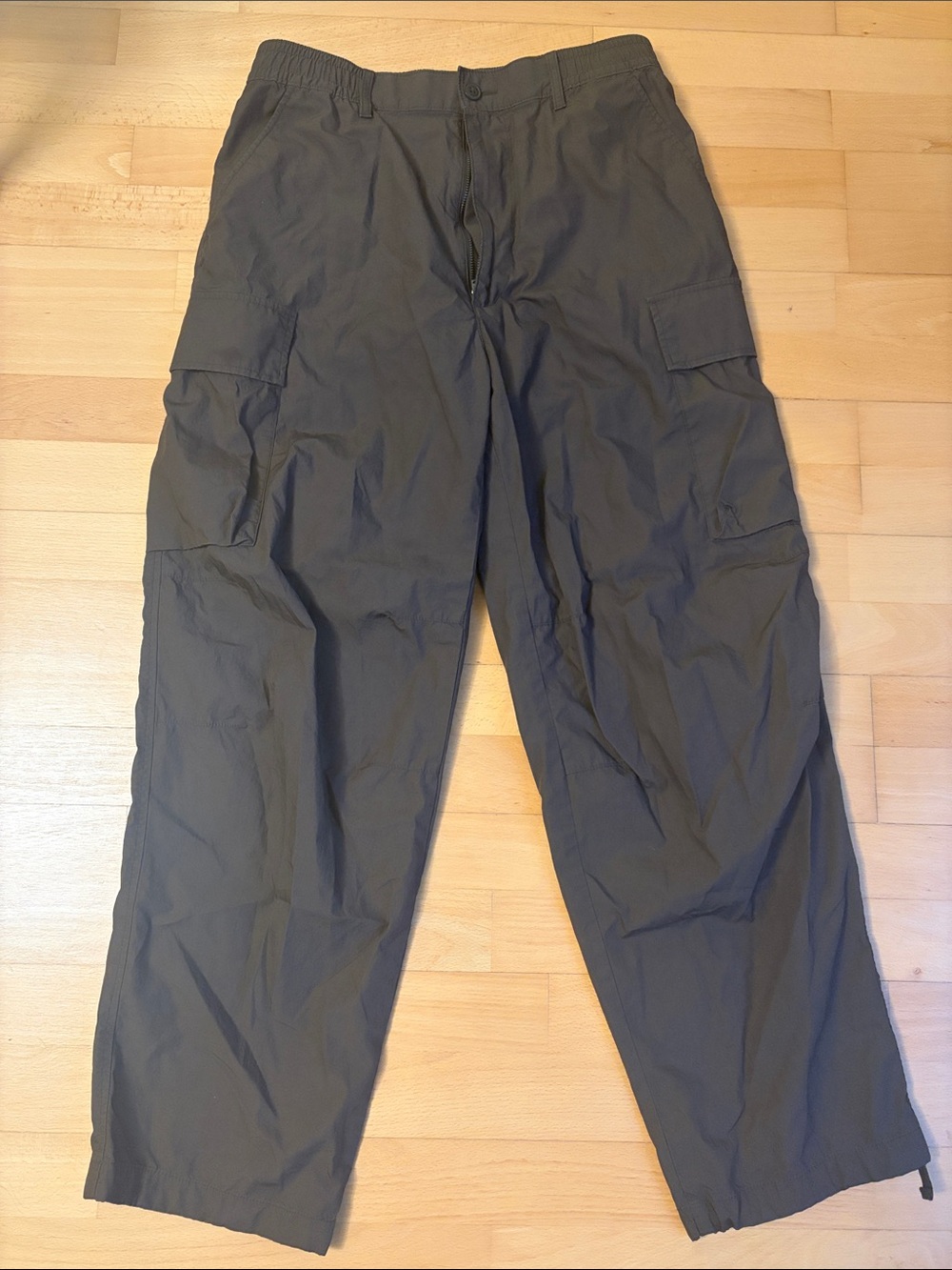 Uniqlo Men's Cargo Pants in Brown - Lightweight Utility Style